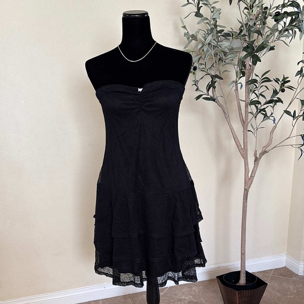 Elegant Black Strapless Dress